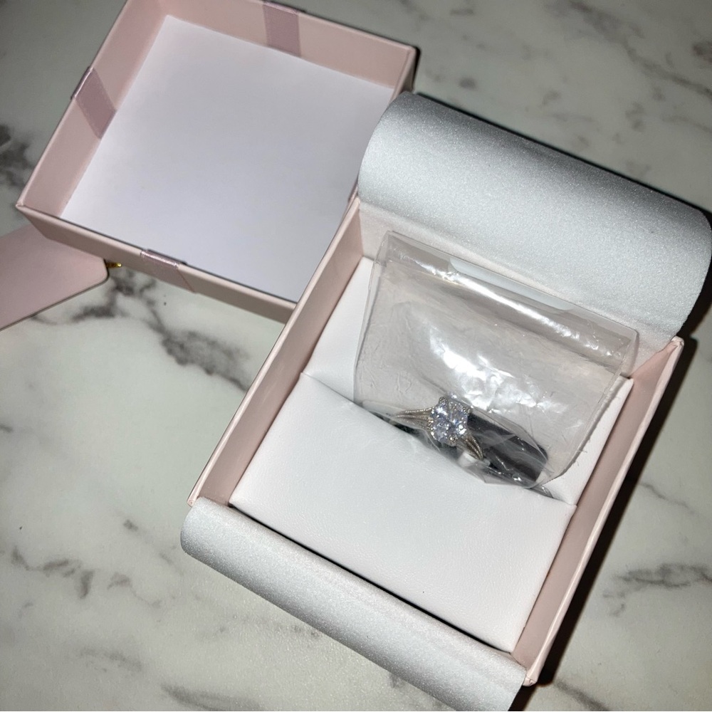 Vanna K for Bella Luce 3.80CTW White Diamond Simulant Ring Size 10